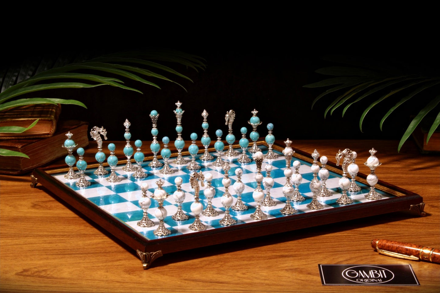 Jeu d'échecs Deluxe haut de gamme en métal et pierres semi-précieuses, échiquier en bois et pieds en métal de 32 cm