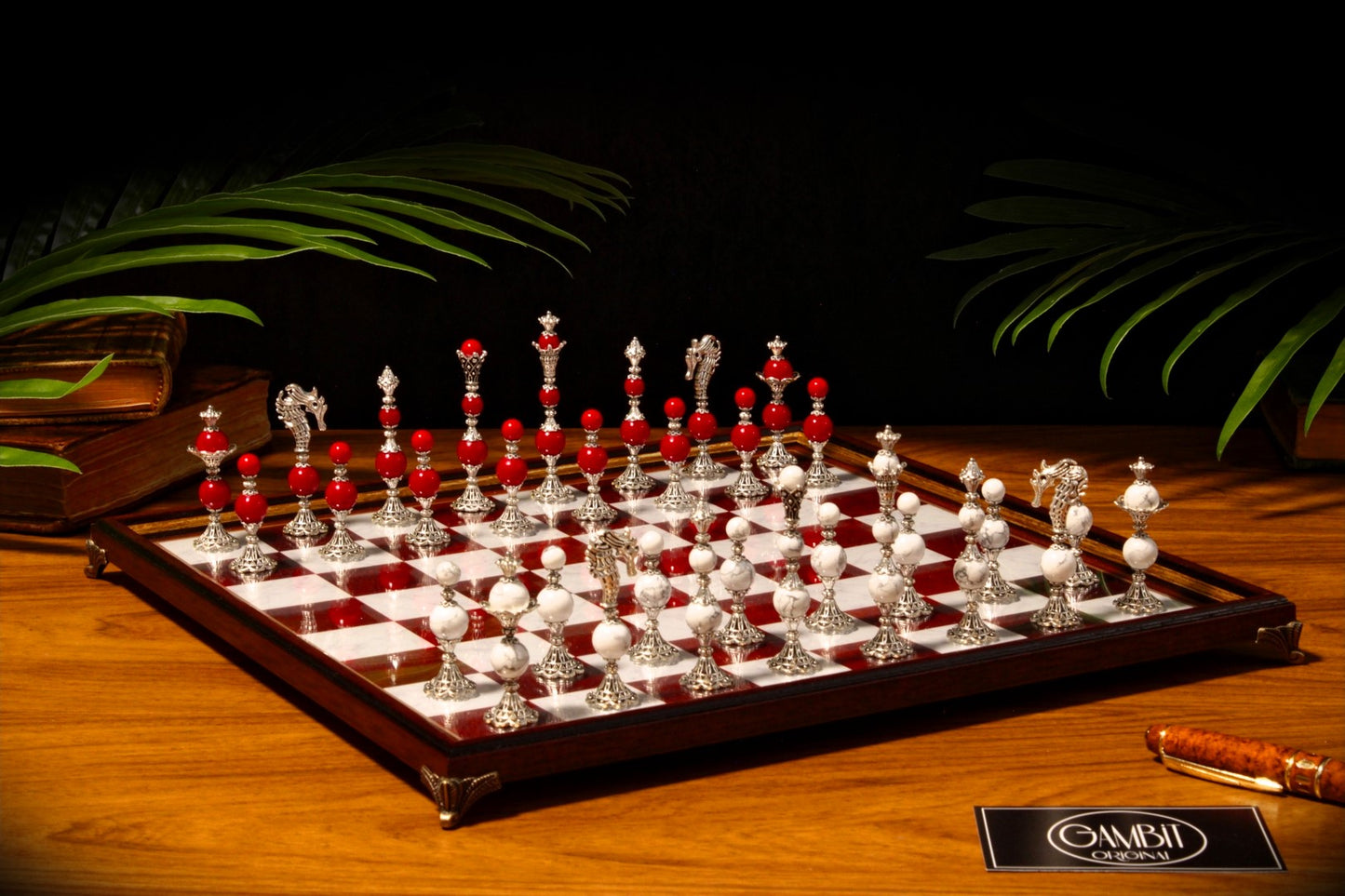Jeu d'échecs Deluxe haut de gamme en métal et pierres semi-précieuses, échiquier en bois et pieds en métal de 32 cm