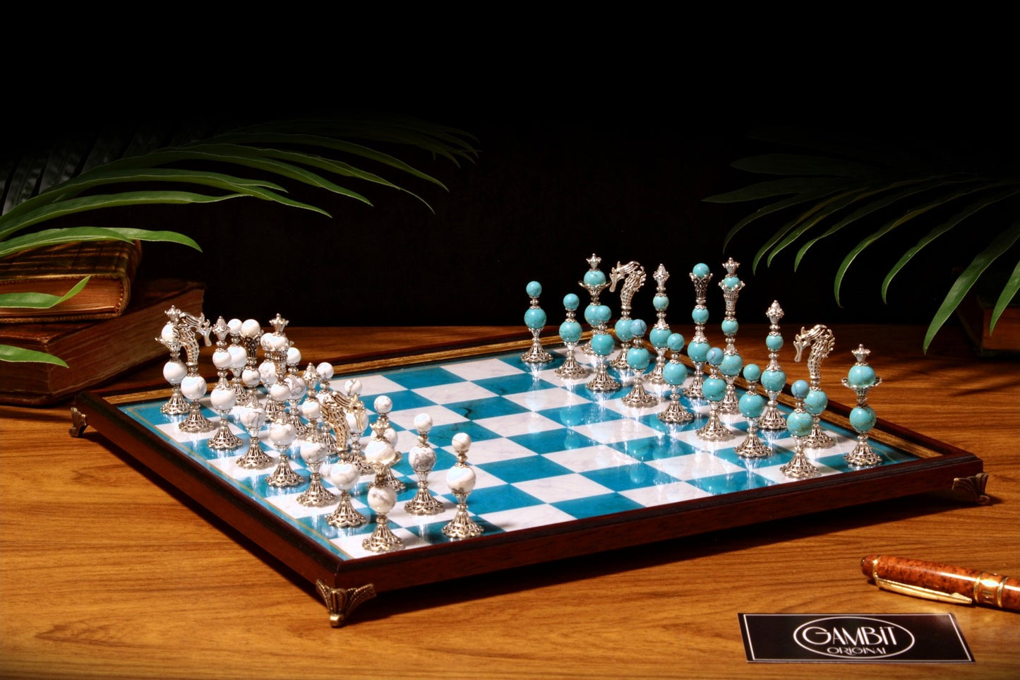 Jeu d'échecs Deluxe haut de gamme en métal et pierres semi-précieuses, échiquier en bois et pieds en métal de 32 cm