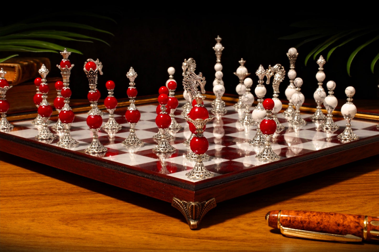 Jeu d'échecs Deluxe haut de gamme en métal et pierres semi-précieuses, échiquier en bois et pieds en métal de 32 cm
