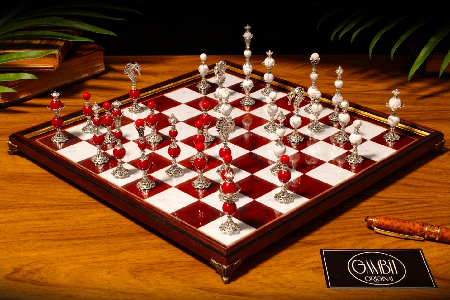 Jeu d'échecs Deluxe haut de gamme en métal et pierres semi-précieuses, échiquier en bois et pieds en métal de 32 cm
