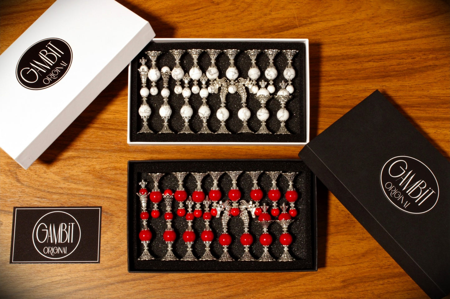 Jeu d'échecs Deluxe haut de gamme en métal et pierres semi-précieuses, échiquier en bois et pieds en métal de 32 cm