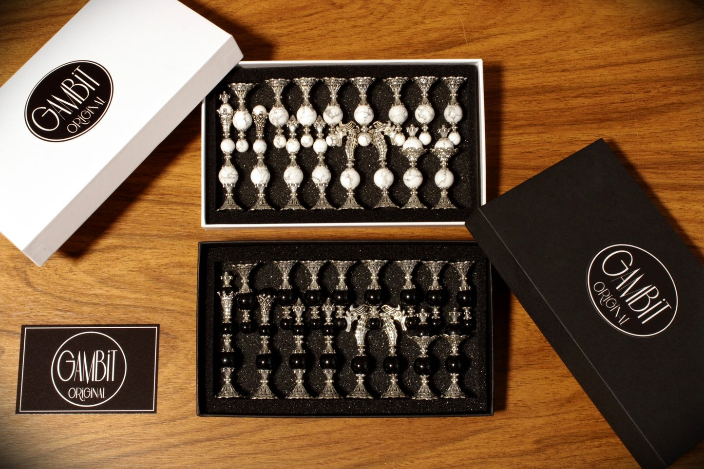Jeu d'échecs Deluxe haut de gamme en métal et pierres semi-précieuses, échiquier en bois et pieds en métal de 32 cm