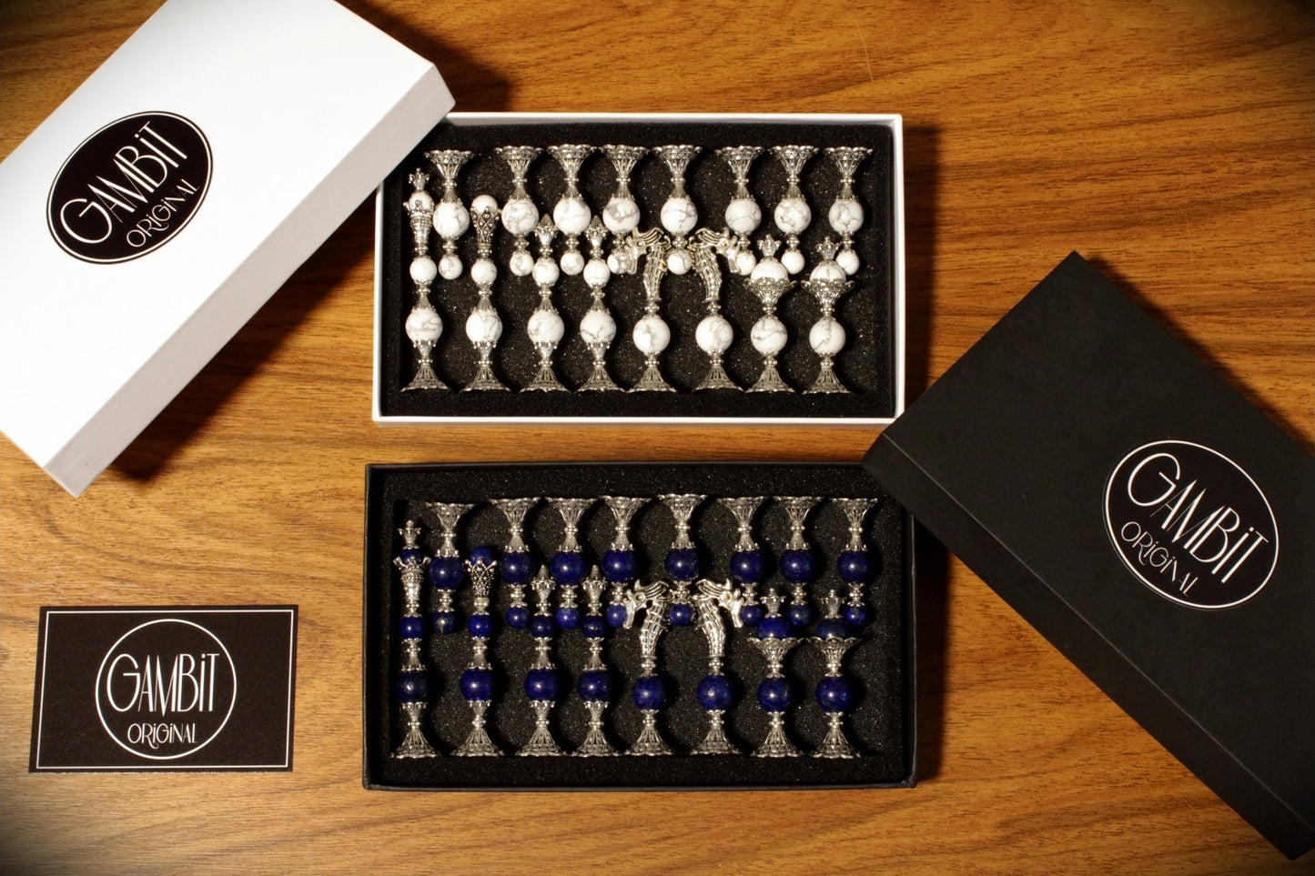 Jeu d'échecs Deluxe haut de gamme en métal et pierres semi-précieuses, échiquier en bois et pieds en métal de 32 cm