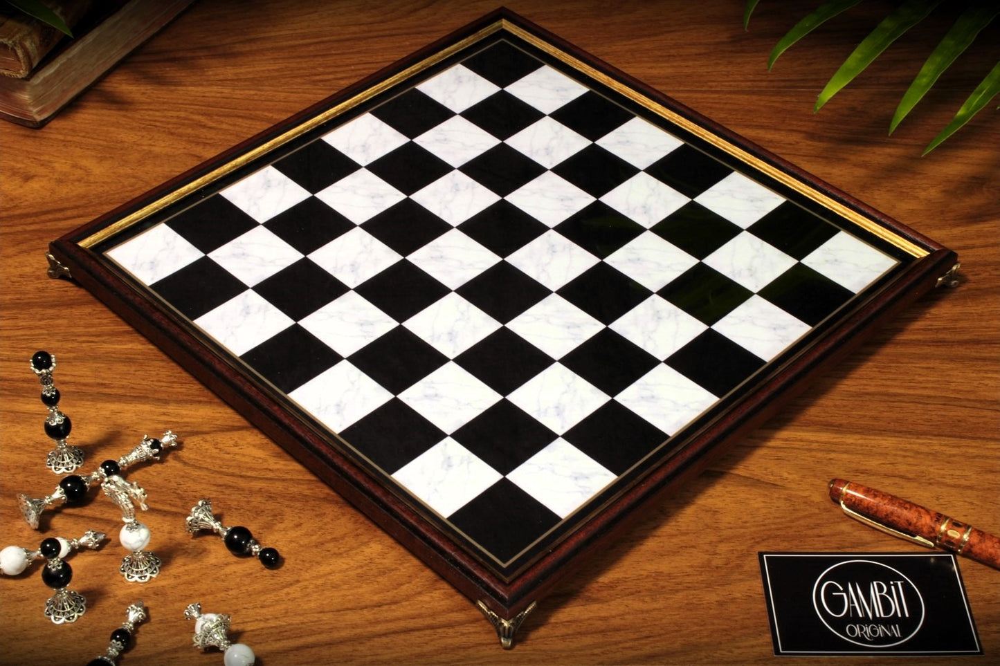 Echiquier Deluxe haut de gamme 32 cm, cadre en bois, de style pierre marbrée pour jeu d'échecs, pieds en métal