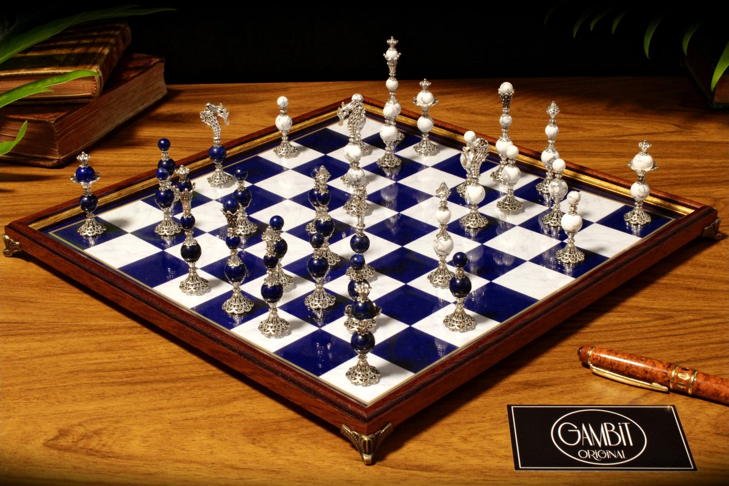 Jeu d'échecs Deluxe haut de gamme en métal et pierres semi-précieuses, échiquier en bois et pieds en métal de 32 cm
